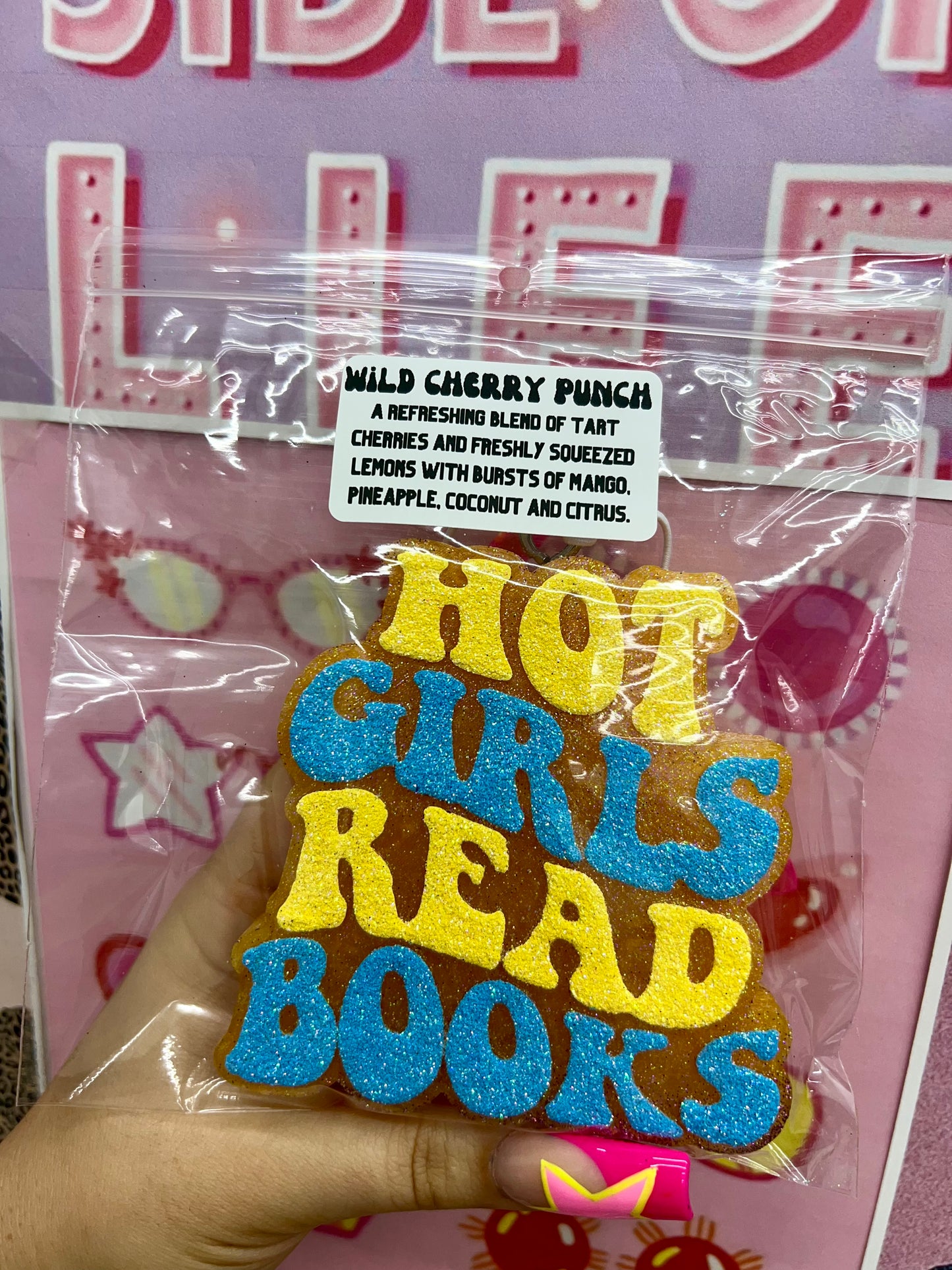 HOT GIRLS READ BOOKS FRESHIES